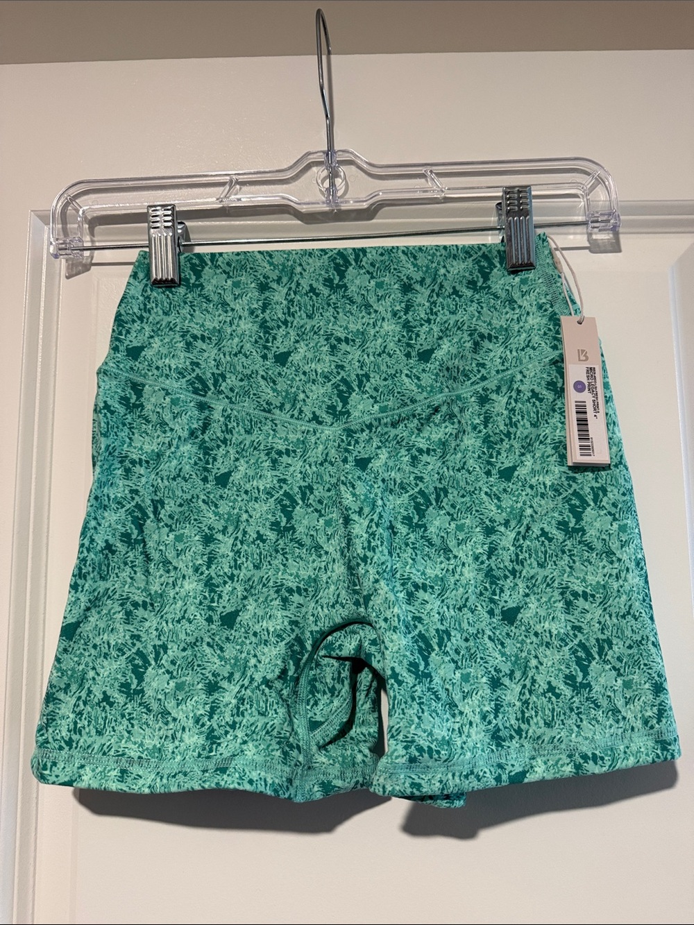 Buff bunny 4inch legacy short. Small